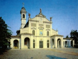 La facciata della Chiesa